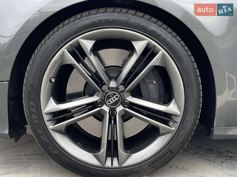 Седан Audi S8 2012 в Києві
