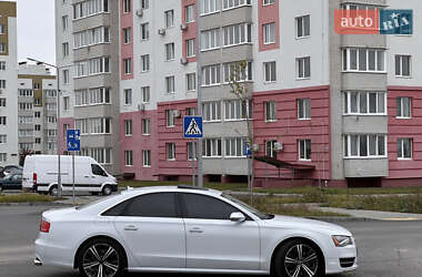 Седан Audi S8 2014 в 