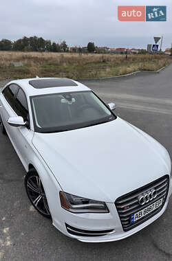 Седан Audi S8 2014 в Вінниці