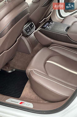 Седан Audi S8 2014 в 
