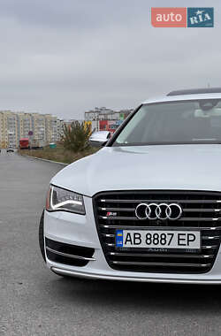 Седан Audi S8 2014 в 