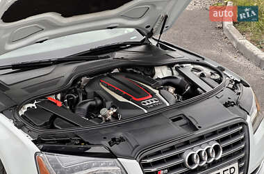 Седан Audi S8 2014 в 