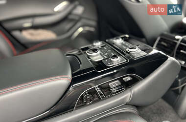 Седан Audi S8 2017 в 