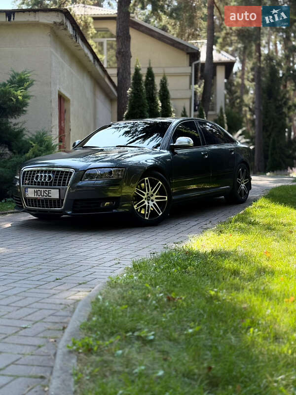 Седан Audi S8 2008 в Черкассах