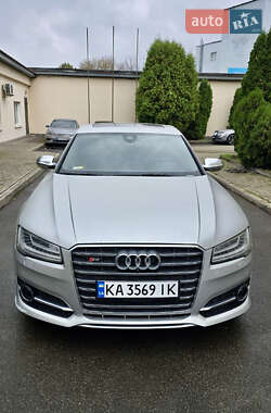 Седан Audi S8 2014 в 