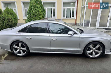 Седан Audi S8 2014 в 