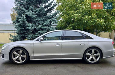 Седан Audi S8 2014 в 