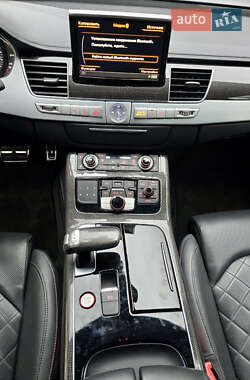 Седан Audi S8 2014 в 