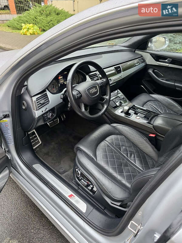 Седан Audi S8 2014 в Киеве