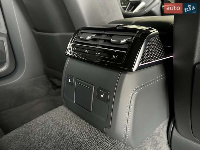 Седан Audi S8 2022 в Києві