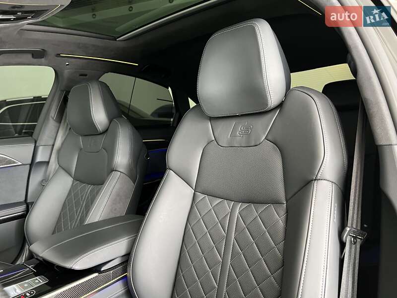 Седан Audi S8 2022 в Києві