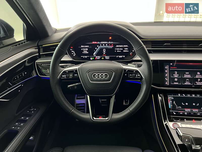 Седан Audi S8 2022 в Києві