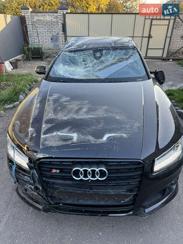 Седан Audi S8 2017 в Гребенках