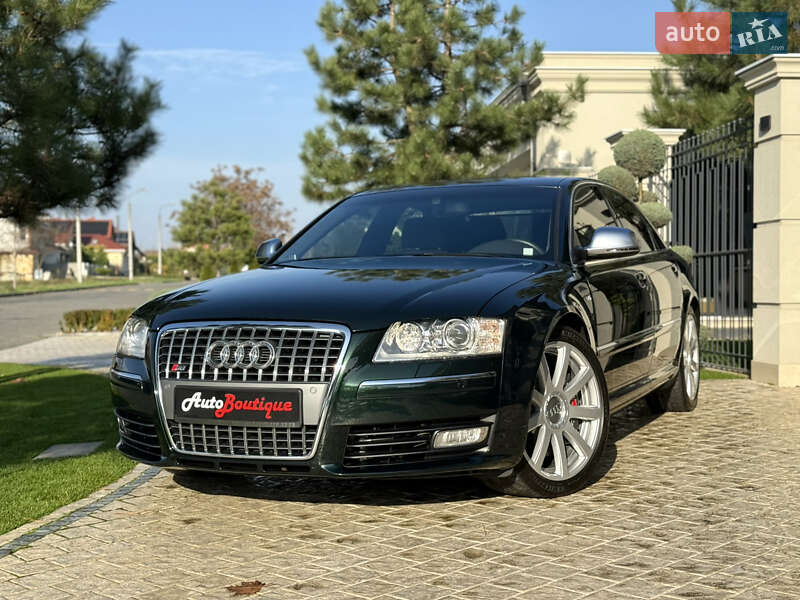 Седан Audi S8 2010 в Одесі