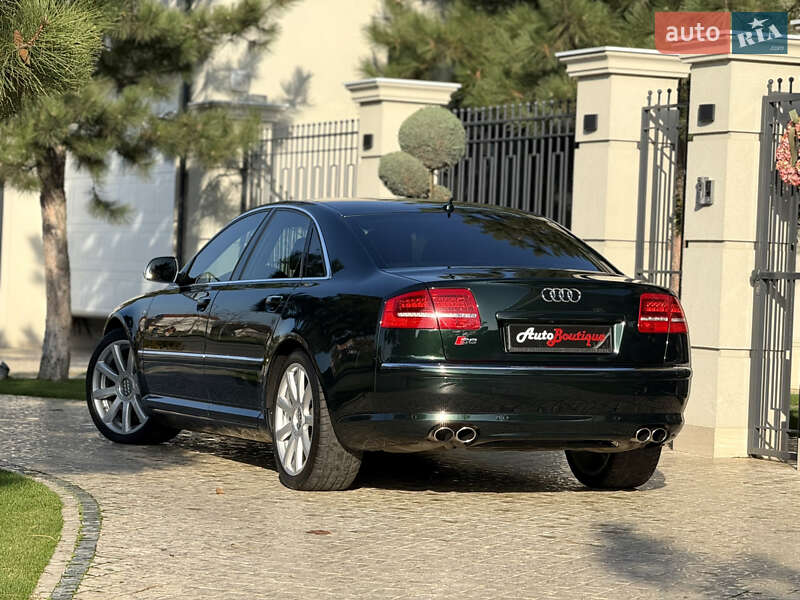 Седан Audi S8 2010 в Одесі