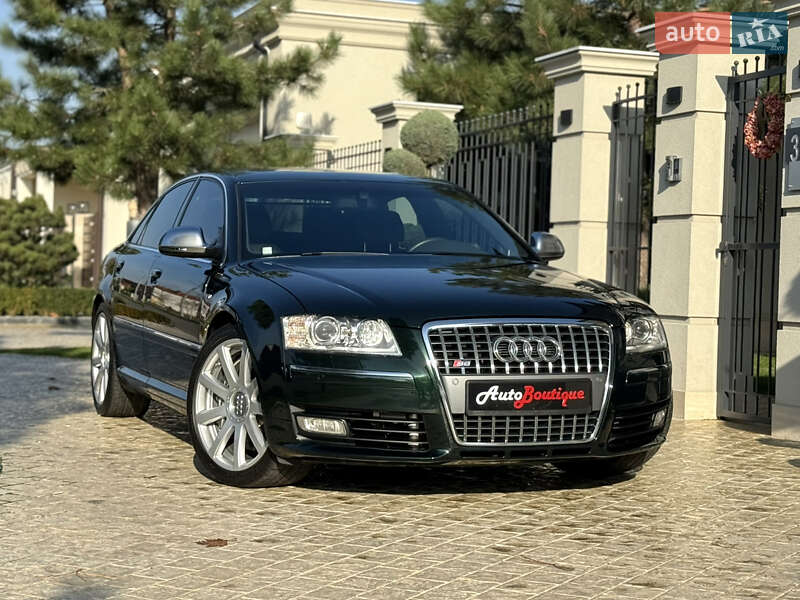 Седан Audi S8 2010 в Одесі
