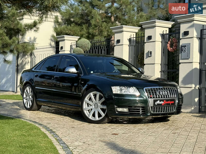 Седан Audi S8 2010 в Одесі