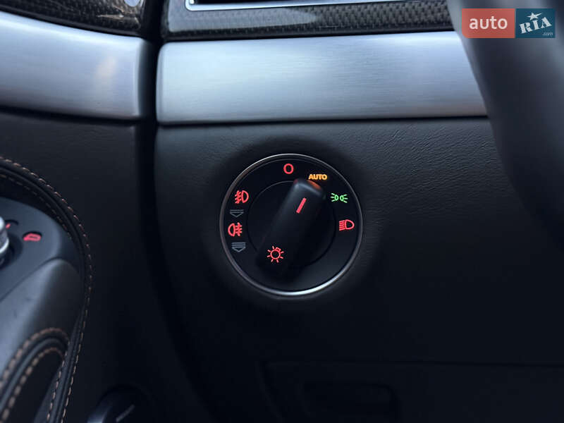 Седан Audi S8 2010 в Одесі