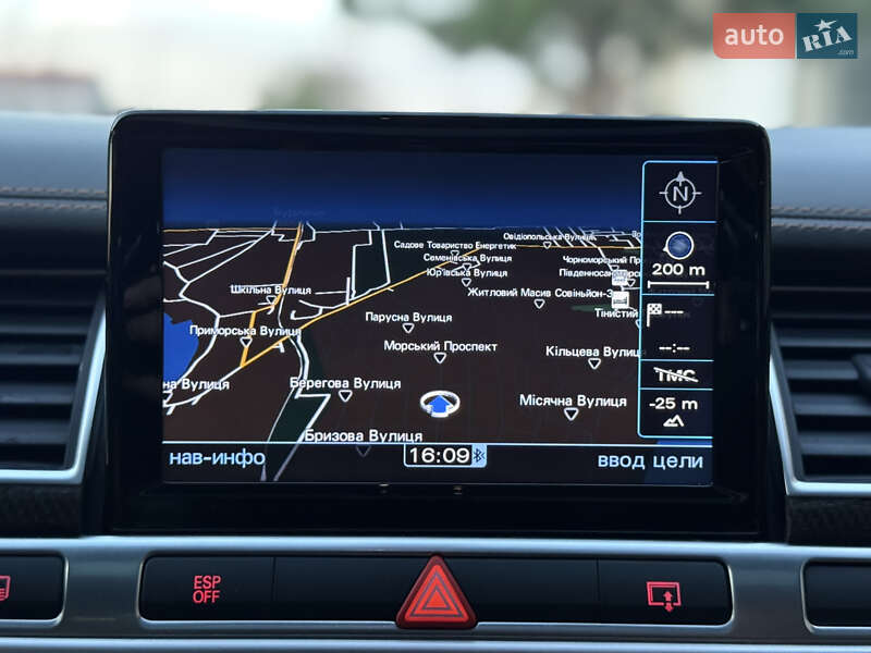 Седан Audi S8 2010 в Одесі