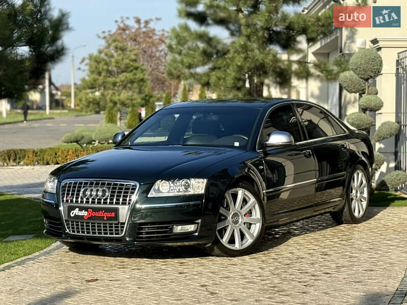 Седан Audi S8 2010 в Одесі