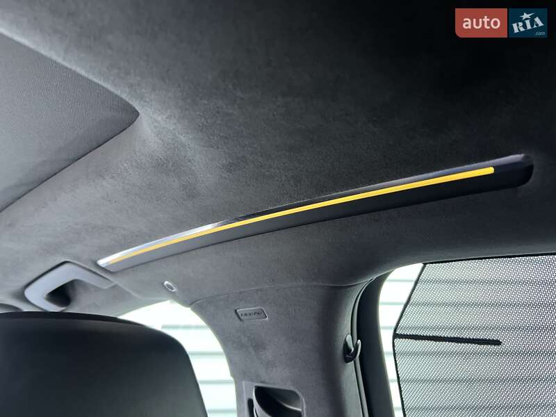 Седан Audi S8 2022 в Киеве