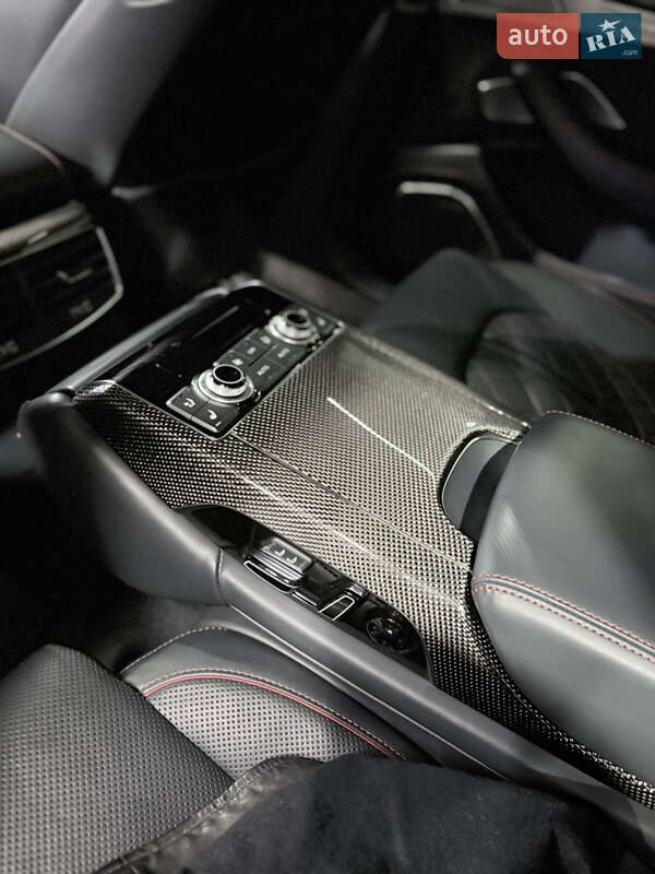 Седан Audi S8 2016 в Києві