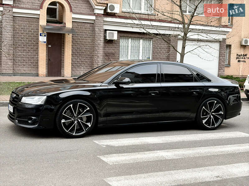 Седан Audi S8 2016 в Києві