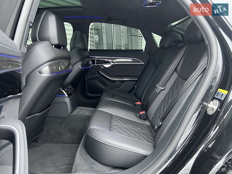 Седан Audi S8 2022 в Киеве