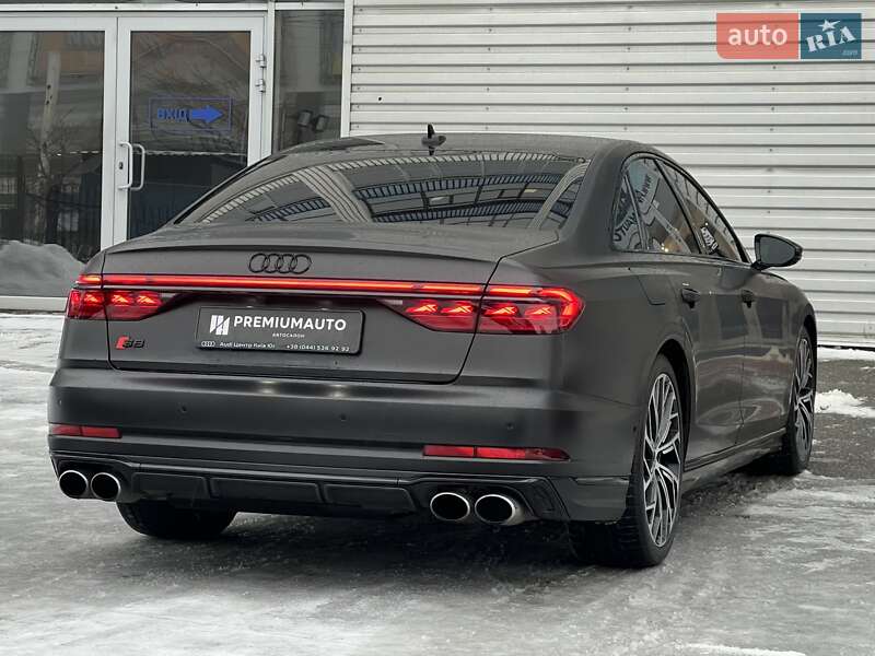 Седан Audi S8 2022 в Киеве