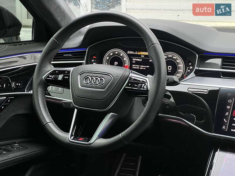 Седан Audi S8 2022 в Киеве