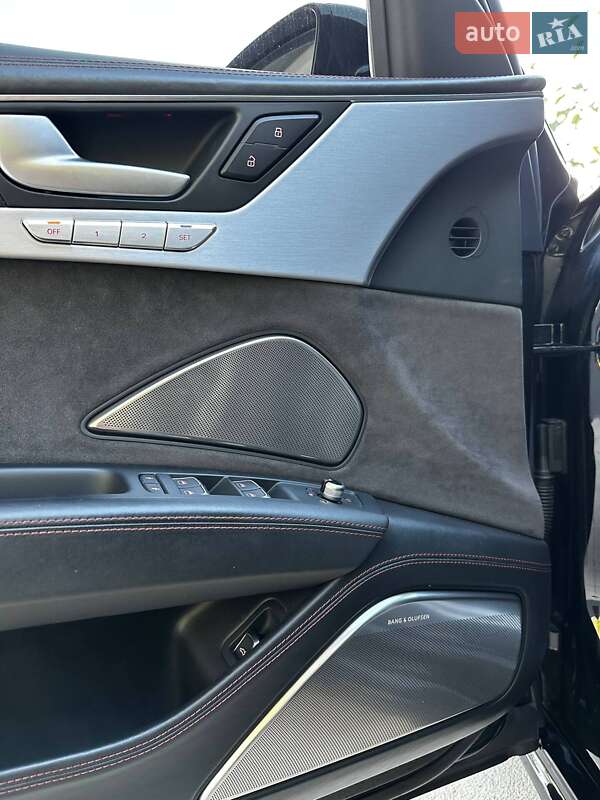 Седан Audi S8 2016 в Києві фото 15 Седан Audi S8 2016 в Києві