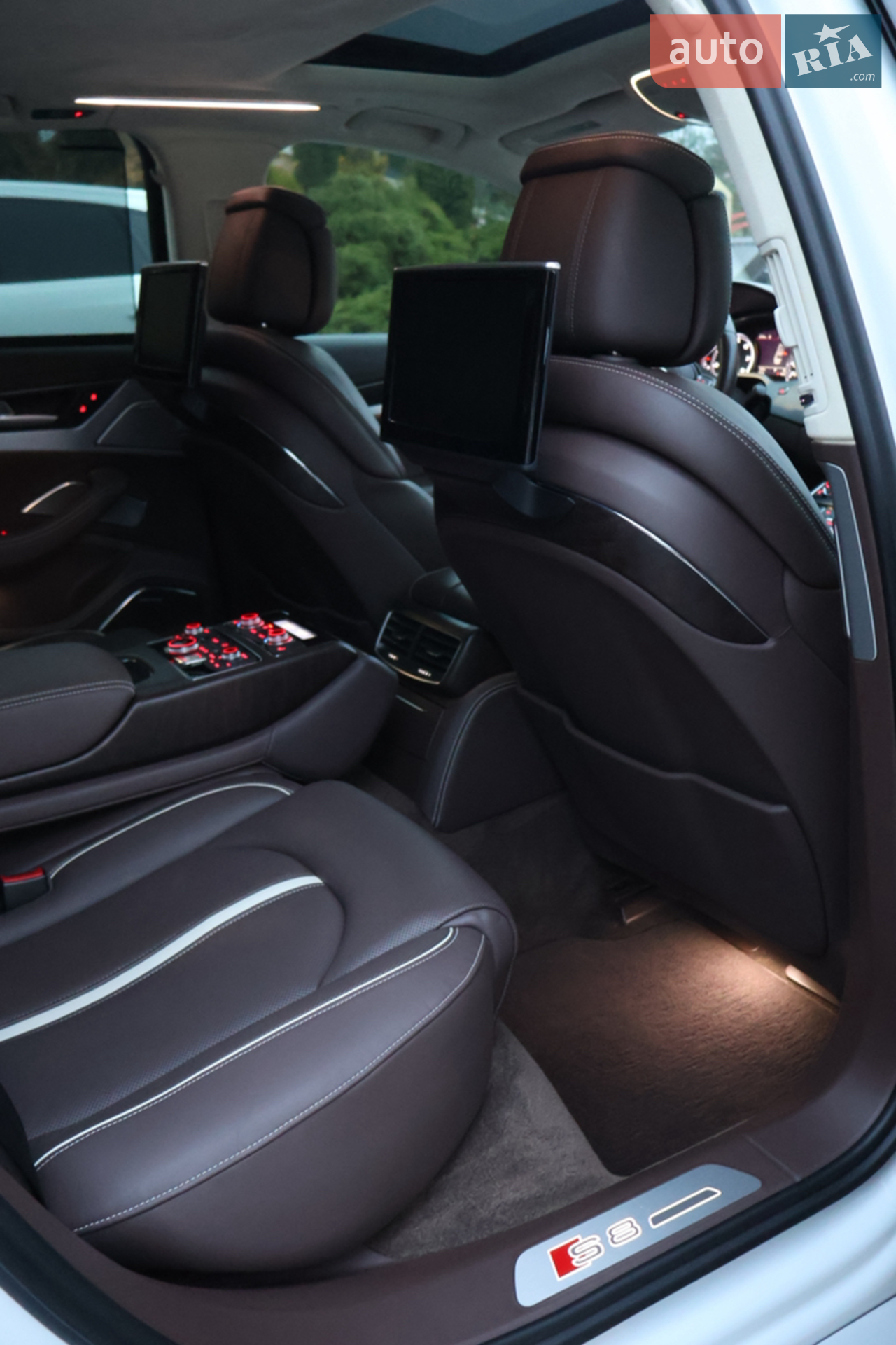 2013 Audi S8 - мініатюра 10