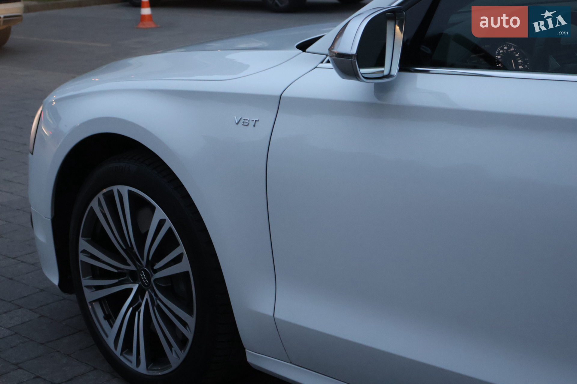 2013 Audi S8 - мініатюра 15