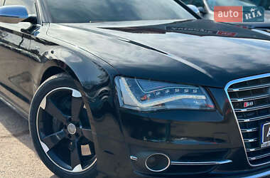 Седан Audi S8 2013 в Виннице