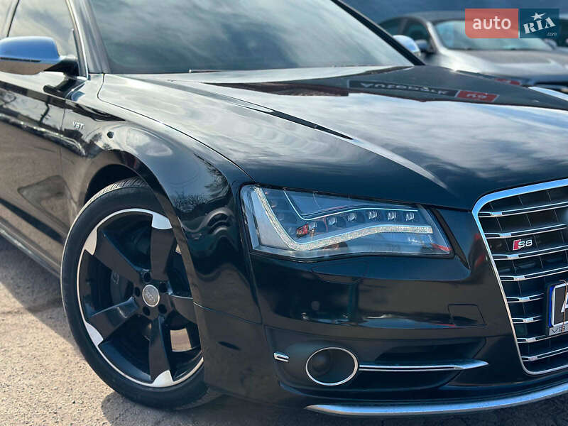 Седан Audi S8 2013 в Вінниці