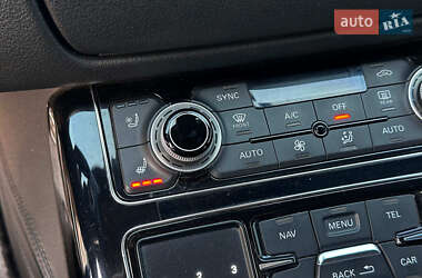 Седан Audi S8 2013 в Виннице
