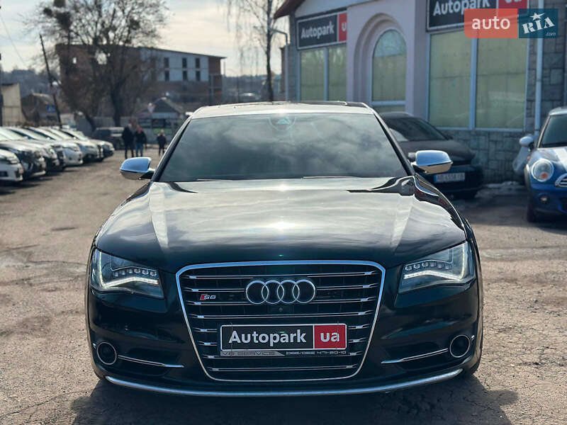 Седан Audi S8 2013 в Вінниці