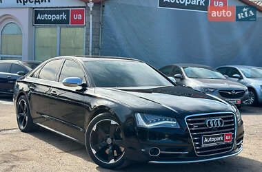 Седан Audi S8 2013 в Виннице