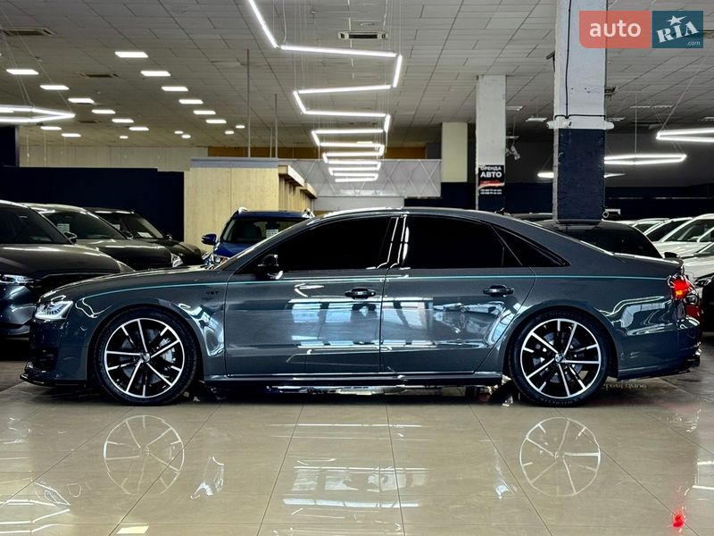 Седан Audi S8 2016 в Николаеве