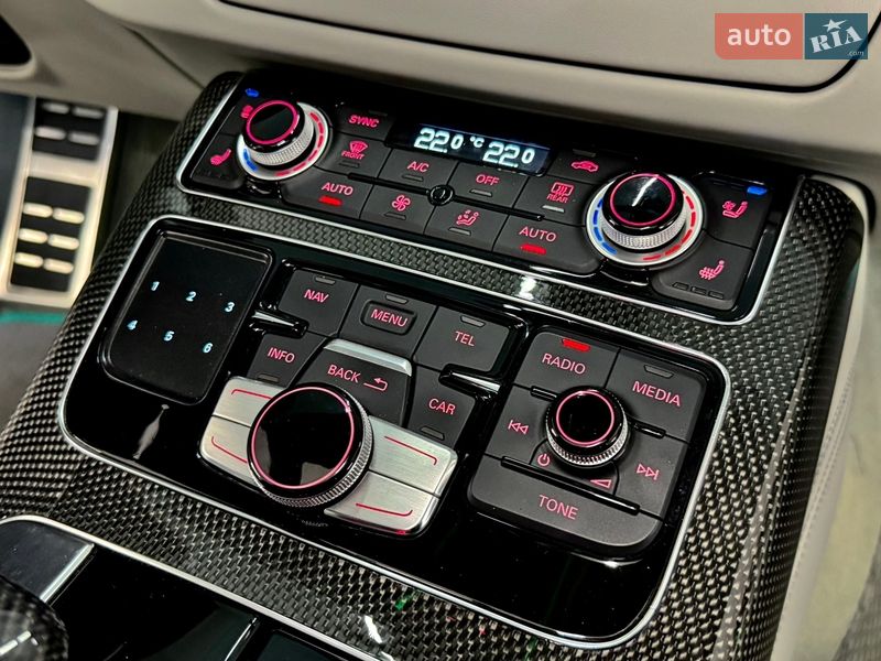 Седан Audi S8 2016 в Николаеве