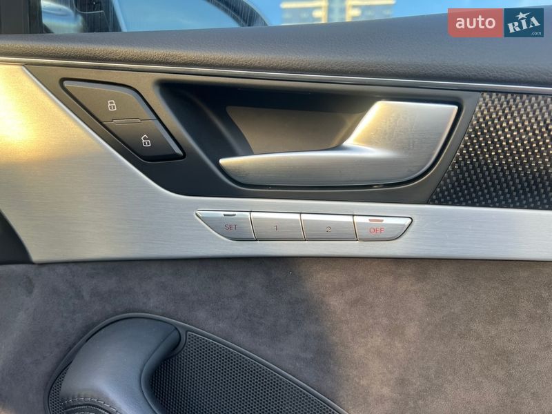 Седан Audi S8 2012 в Киеве фото 39 Седан Audi S8 2012 в Киеве
