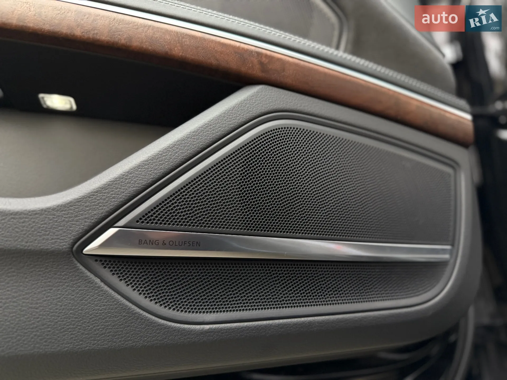 2022 Audi S8 - мініатюра 33