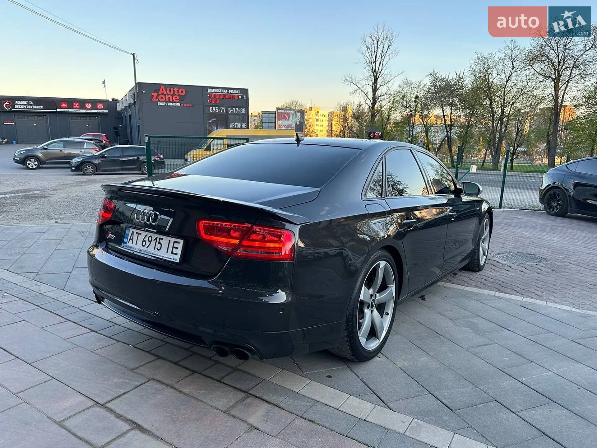 2013 Audi S8 - мініатюра 4