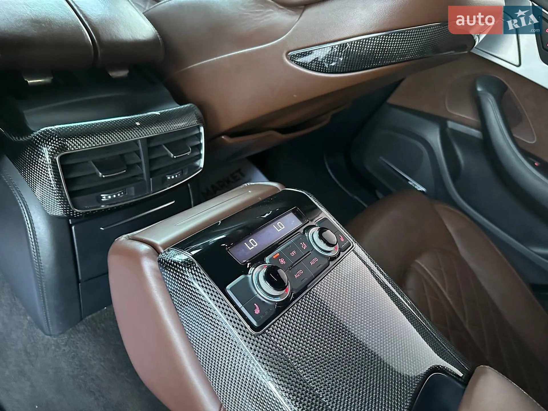 2013 Audi S8 - мініатюра 29