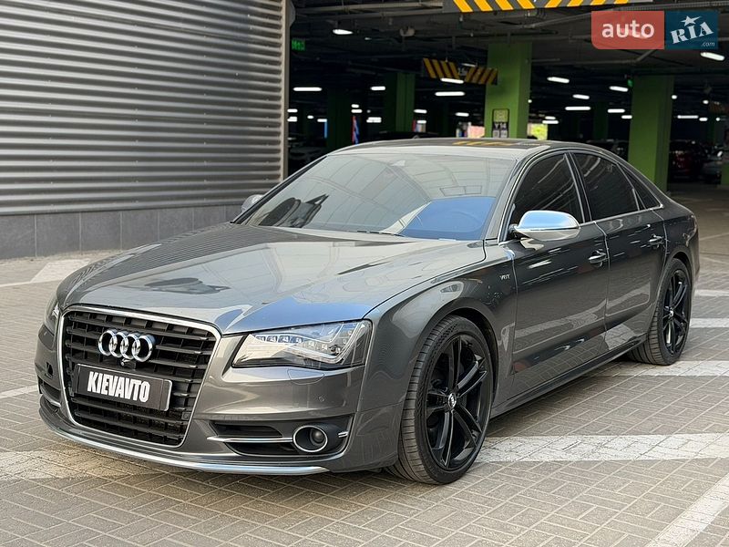 Audi S8 2012