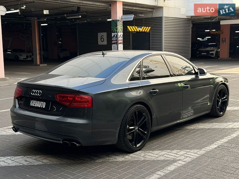 Седан Audi S8 2012 в Киеве