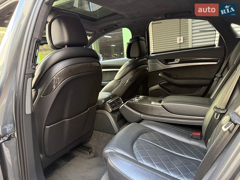 Седан Audi S8 2012 в Киеве