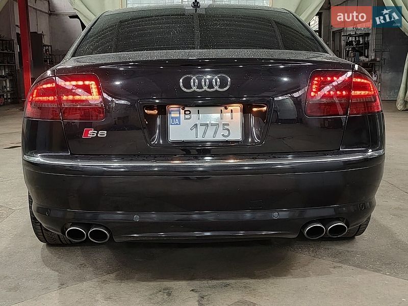 Седан Audi S8 2008 в Полтаве