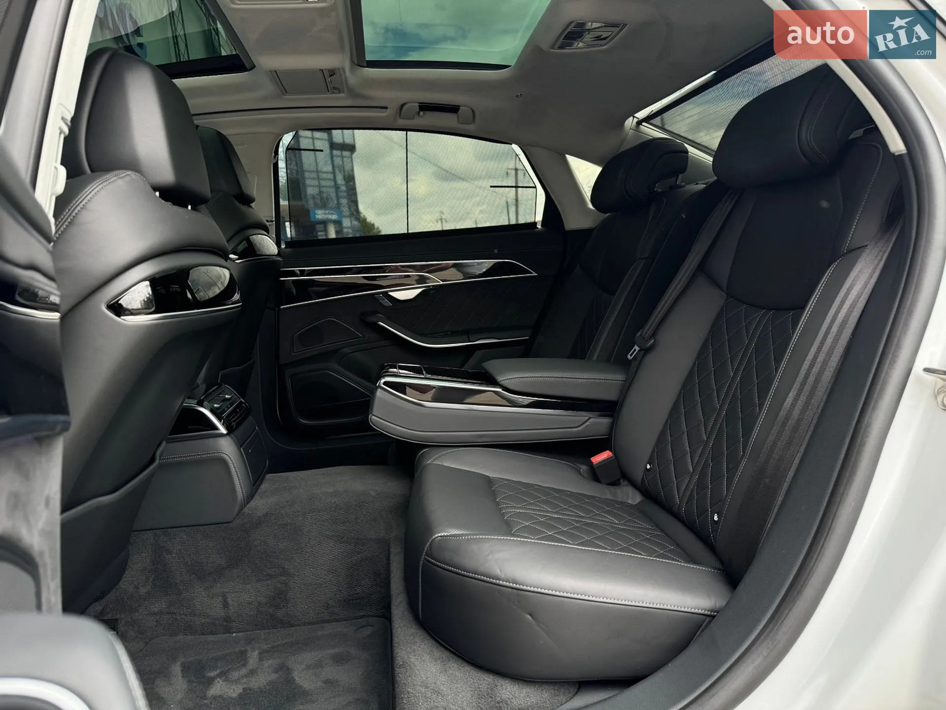 2023 Audi S8 - мініатюра 18