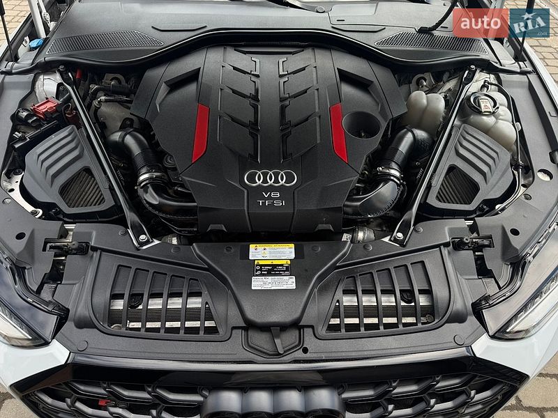 Седан Audi S8 2023 в Черновцах фото 27 Седан Audi S8 2023 в Черновцах